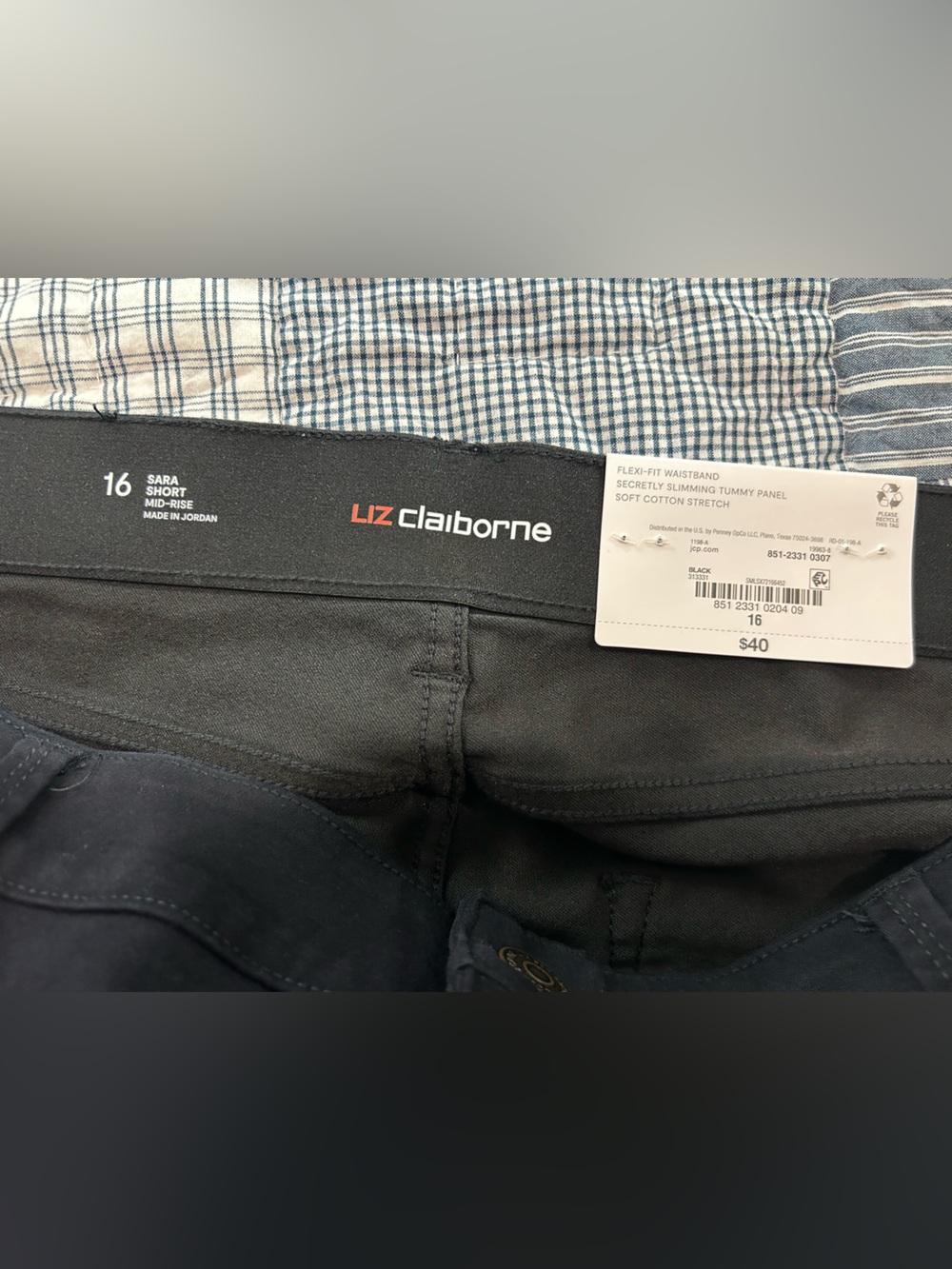 Liz Claiborne Black Flat Front Sara Stretch Shorts, NWT - Picture 4 of 5
